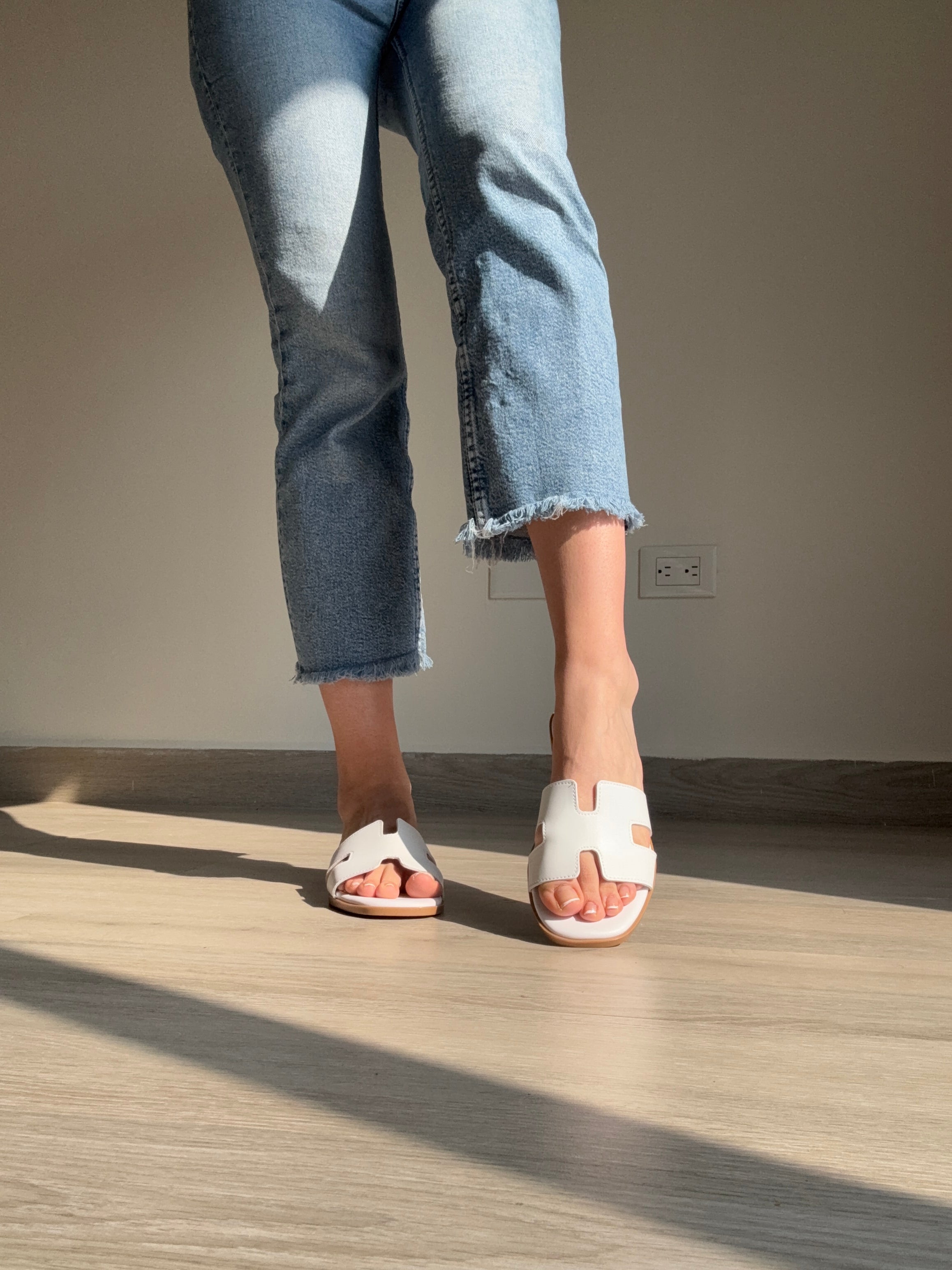 Sandalia de piso blanca